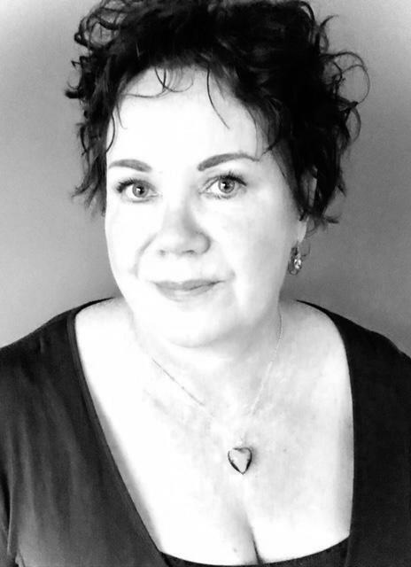 Rebecca Kelly Author Photo